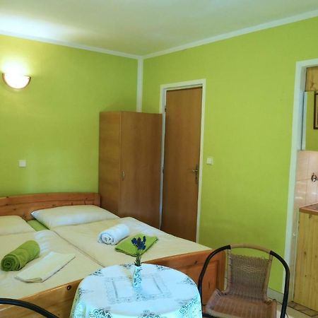 Apartman Pri Zamocku Бешенёва Экстерьер фото