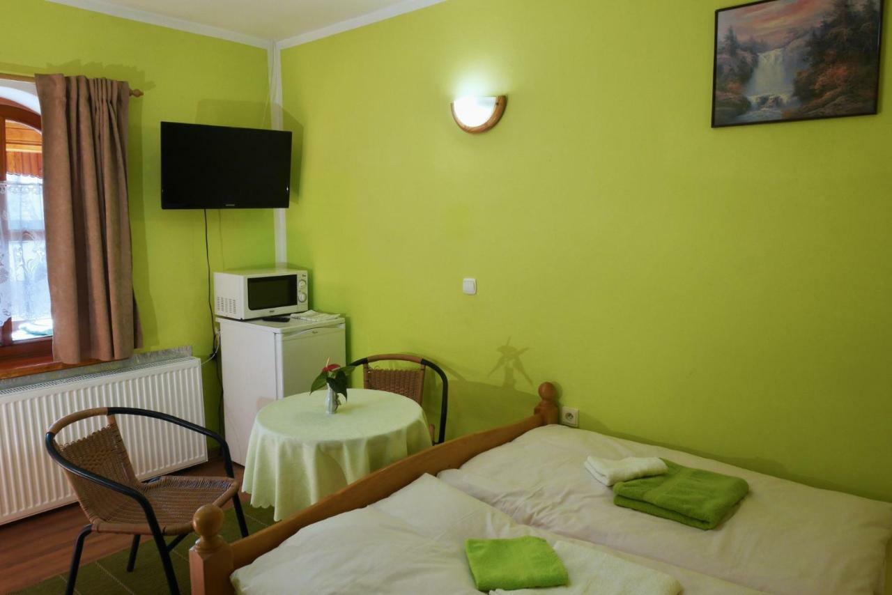 Apartman Pri Zamocku Бешенёва Экстерьер фото