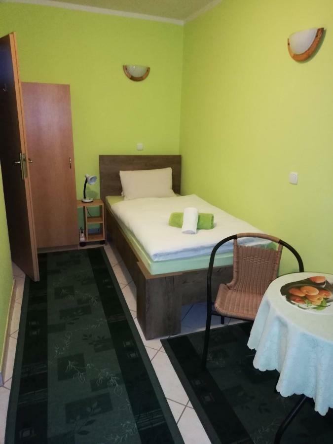 Apartman Pri Zamocku Бешенёва Экстерьер фото